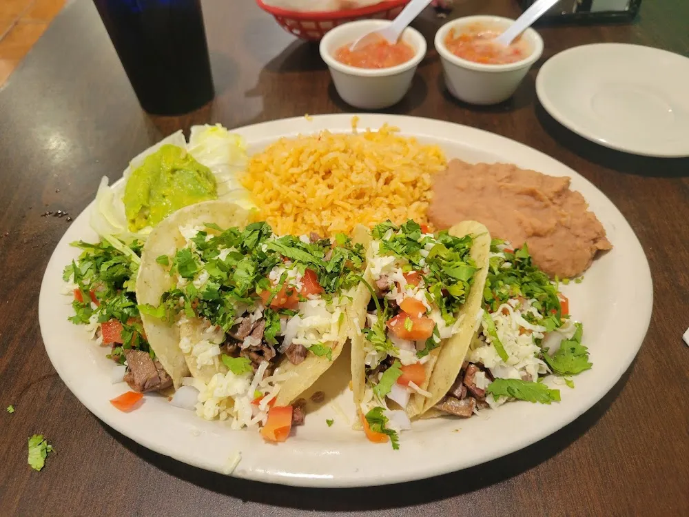 Nicos Tacos